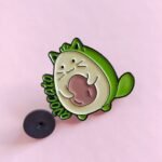 Pin-Cat-Gato-Aguacate_Avocato-avocado-gatuna-broche-1.jpg