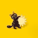 Pin_Gato-Sol-pin-cat-sun-broche-gatuna-1.jpg