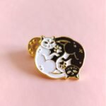 Pin-ying-yang-gato-cat-broche-gatuna-1.jpg